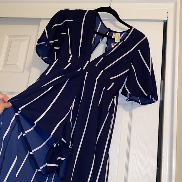 NWT Blue and white romper - Picture 2 of 3